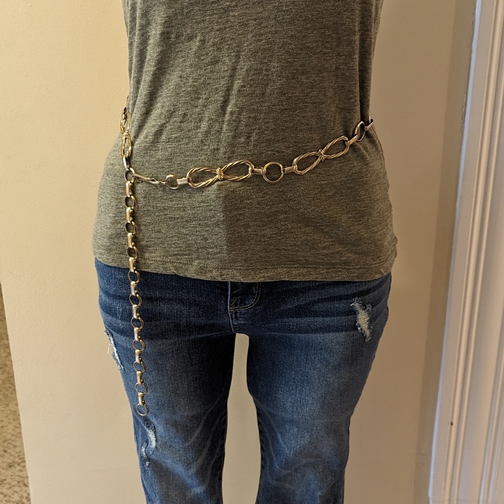 Vintage gold metal chain belt size M